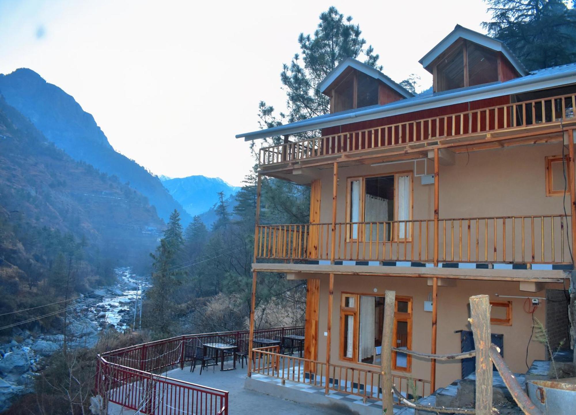 The Fiza Retreat Tirthan Banjār Kültér fotó