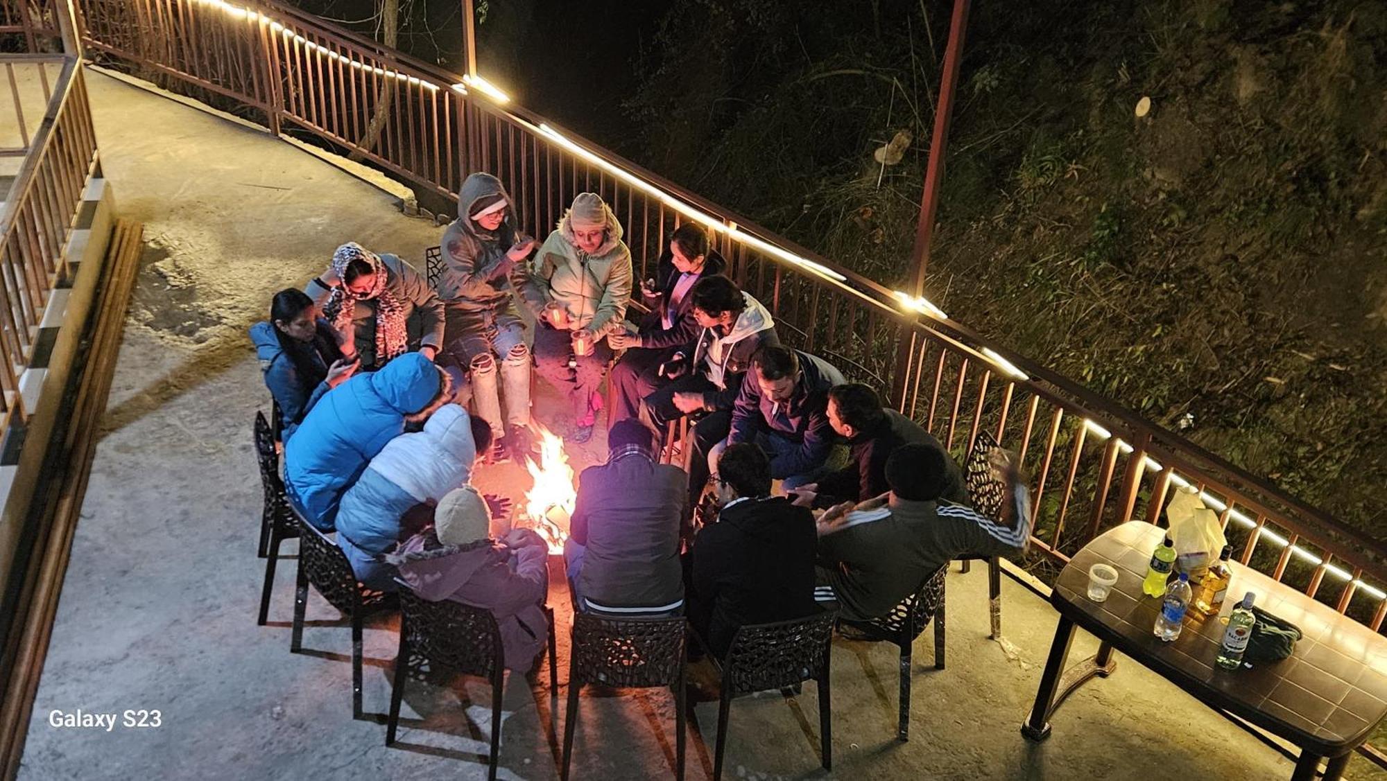 The Fiza Retreat Tirthan Banjār Kültér fotó