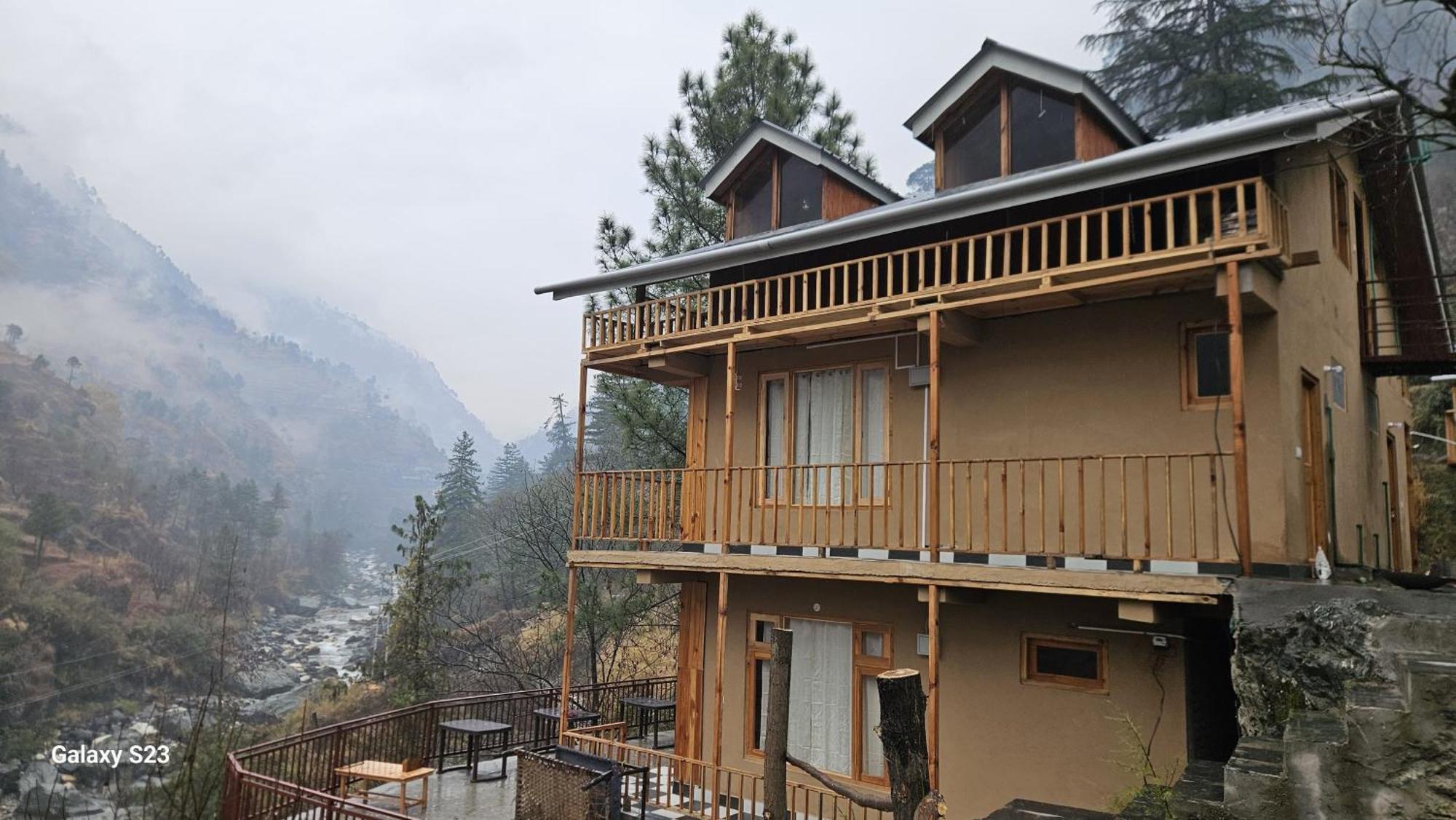 The Fiza Retreat Tirthan Banjār Kültér fotó