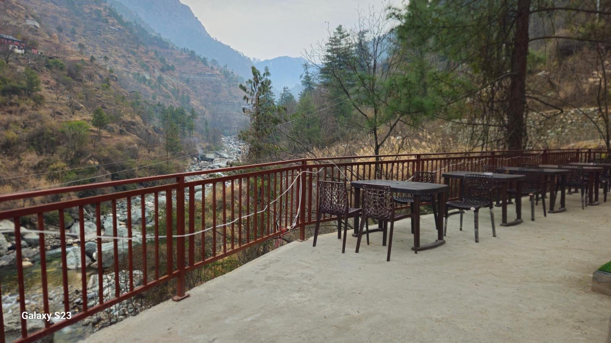 The Fiza Retreat Tirthan Banjār Kültér fotó