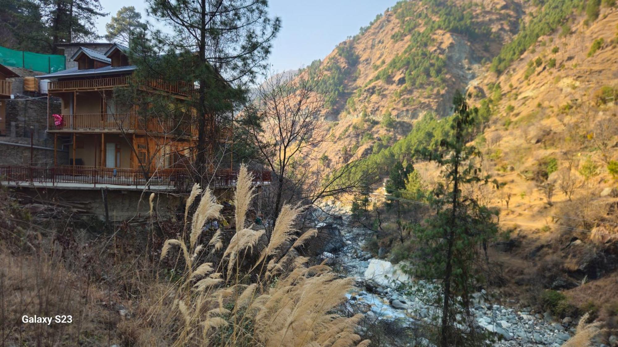 The Fiza Retreat Tirthan Banjār Kültér fotó